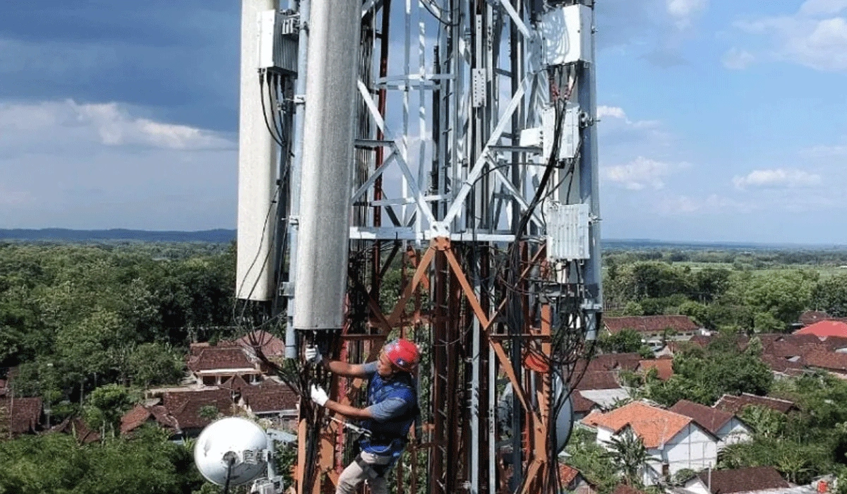 Sasaran Percepatan BTS dan Fiber Optik
