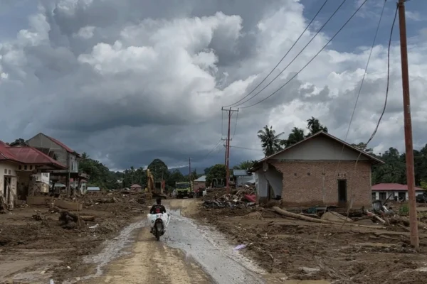 Banjir Melanda, 141.000 Debitur KUR Dapat Relaksasi Kredit dan Bantuan