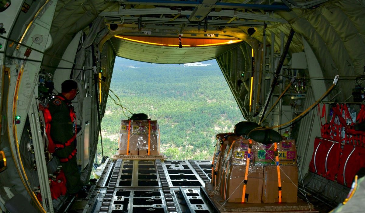 Darurat Banjir Aceh Tamiang, TNI Salurkan Bantuan Lewat Airdrop