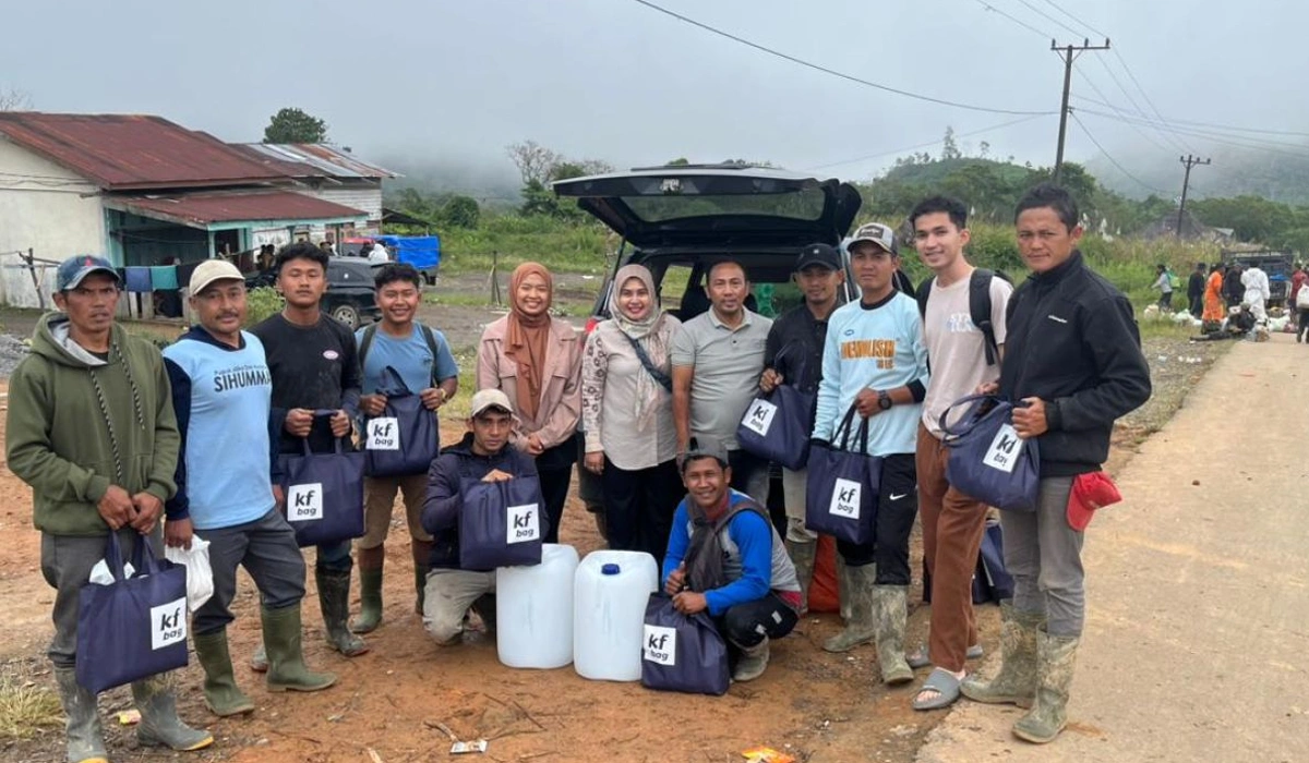 Kimia Farma Apotek Salurkan Bantuan Obat-Obatan Untuk Korban Banjir Aceh