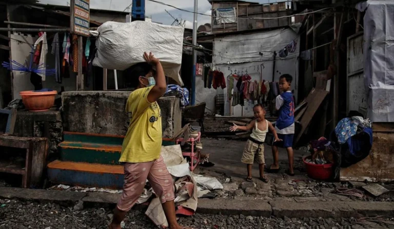 Rakyat Miskin di Indonesia Sulit Naik Kelas Meski Sudah Bekerja Keras